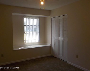 636 Hampton Drive Ne - Photo Thumbnail 10