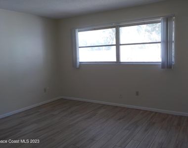 636 Hampton Drive Ne - Photo Thumbnail 7