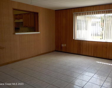 636 Hampton Drive Ne - Photo Thumbnail 6