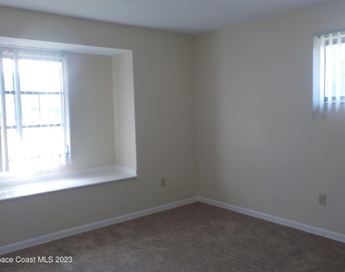 636 Hampton Drive Ne - Photo Thumbnail 9