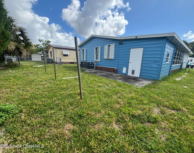 1924 Seagrape Street Ne - Photo Thumbnail 17