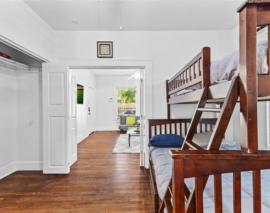 2509 Whitney Street - Photo Thumbnail 5