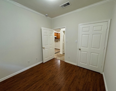 9400 Bellaire Boulevard - Photo Thumbnail 3
