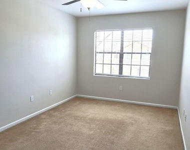 1390 Lara Circle - Photo Thumbnail 8