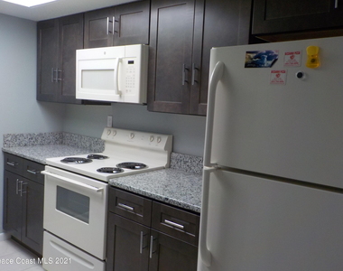 1617 Ne Sunny Brook Lane Ne - Photo Thumbnail 2