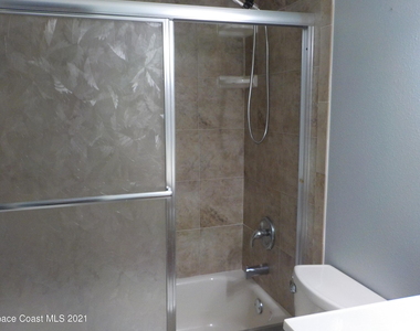1617 Ne Sunny Brook Lane Ne - Photo Thumbnail 9