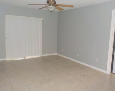 1617 Ne Sunny Brook Lane Ne - Photo Thumbnail 4