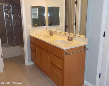 1617 Ne Sunny Brook Lane Ne - Photo Thumbnail 6
