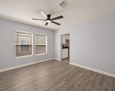 12819 Wisteria Park Drive - Photo Thumbnail 11