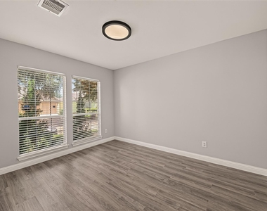 12819 Wisteria Park Drive - Photo Thumbnail 7