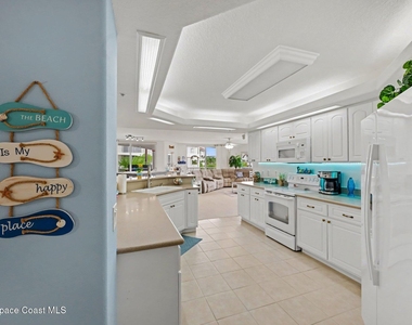 8924 Puerto Del Rio Drive - Photo Thumbnail 7
