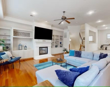 404 W 16th Street - Photo Thumbnail 13