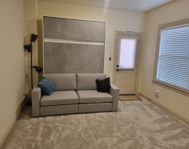 404 W 16th Street - Photo Thumbnail 8