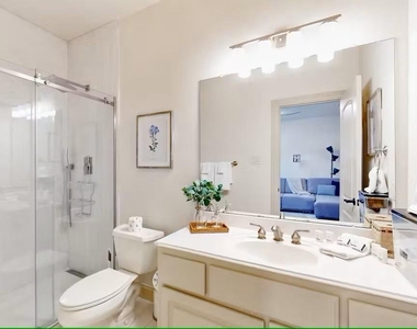 404 W 16th Street - Photo Thumbnail 25