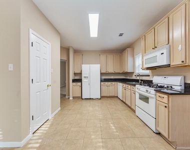 9107 Baber Drive - Photo Thumbnail 4