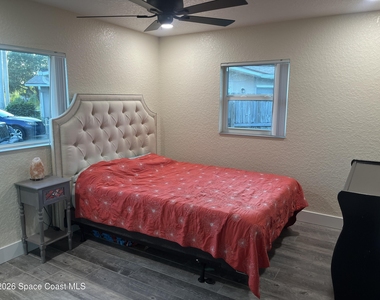 402 Amherst Avenue - Photo Thumbnail 10