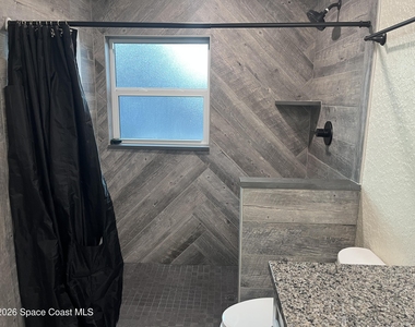 402 Amherst Avenue - Photo Thumbnail 16