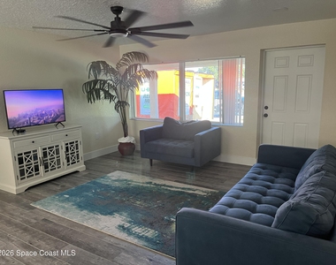 402 Amherst Avenue - Photo Thumbnail 5