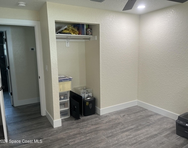 402 Amherst Avenue - Photo Thumbnail 13