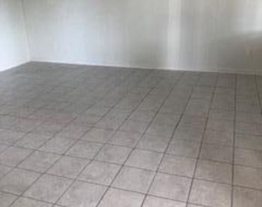 210 Pierce Avenue - Photo Thumbnail 3