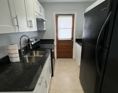 127 Pineda Street - Photo Thumbnail 3