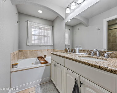 1795 Noel Place - Photo Thumbnail 17