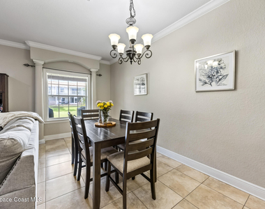 1795 Noel Place - Photo Thumbnail 4