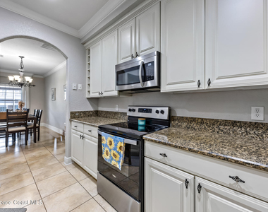 1795 Noel Place - Photo Thumbnail 9