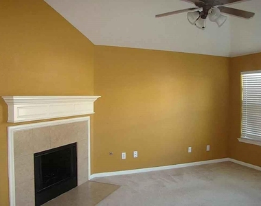 8406 Tararin Lane - Photo Thumbnail 9