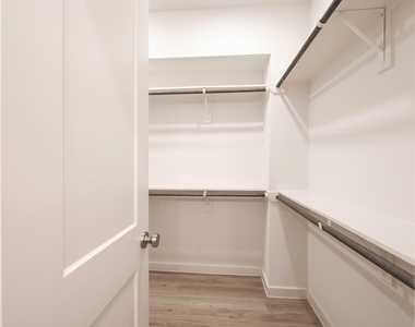 2515 Appian Way - Photo Thumbnail 21