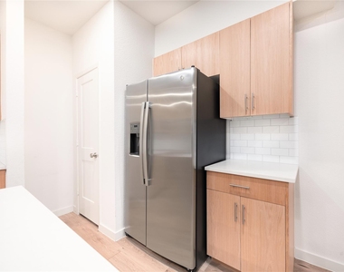 2515 Appian Way - Photo Thumbnail 10