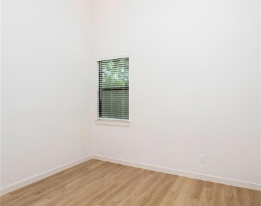 2515 Appian Way - Photo Thumbnail 25