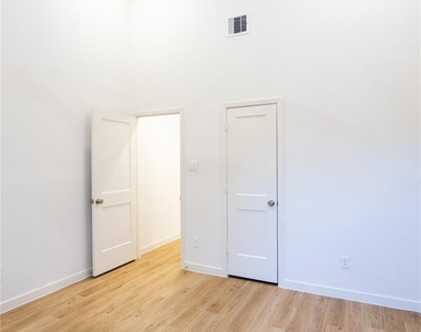 2515 Appian Way - Photo Thumbnail 26