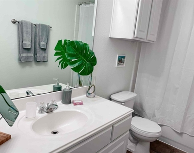1308 Andrews Street - Photo Thumbnail 8