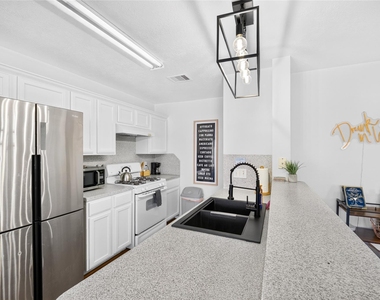 1308 Andrews Street - Photo Thumbnail 17