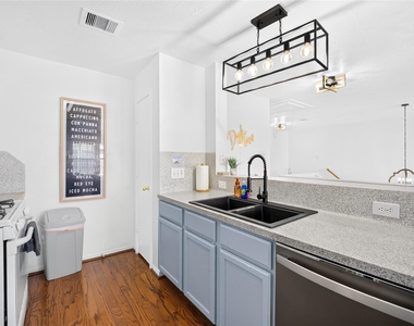 1308 Andrews Street - Photo Thumbnail 18