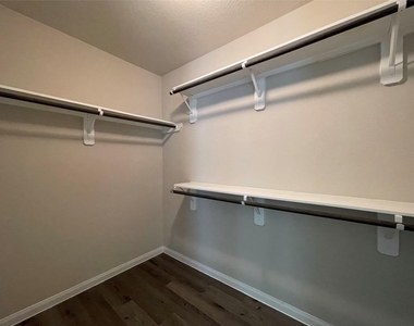 6515 James Michael Drive - Photo Thumbnail 9