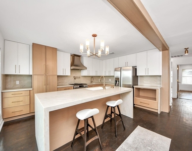 1403 Munger Street - Photo Thumbnail 2