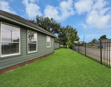 1403 Munger Street - Photo Thumbnail 39