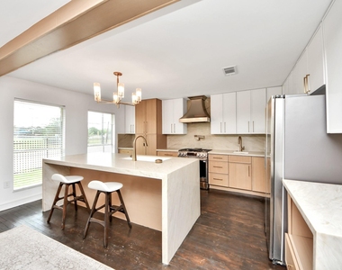 1403 Munger Street - Photo Thumbnail 18