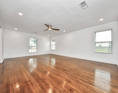 1403 Munger Street - Photo Thumbnail 12