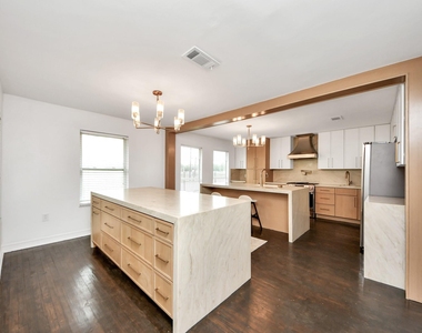 1403 Munger Street - Photo Thumbnail 15