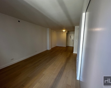 East 39th Street - Photo Thumbnail 2