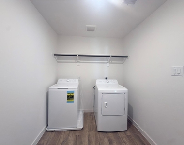 3563 Lovebird Lane - Photo Thumbnail 7