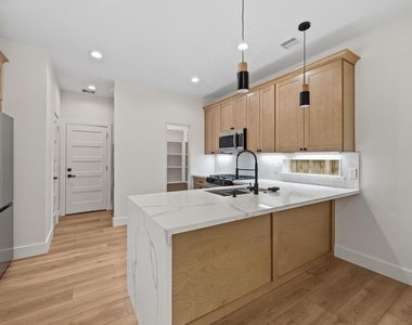 8023 Easter Street - Photo Thumbnail 9