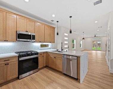 8023 Easter Street - Photo Thumbnail 10