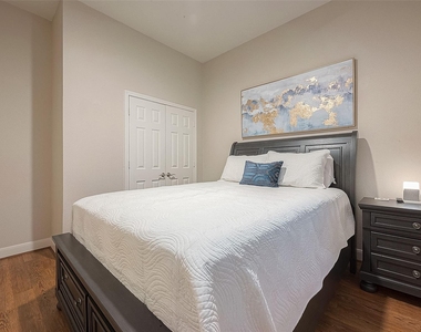 2350 Bastrop Street - Photo Thumbnail 8