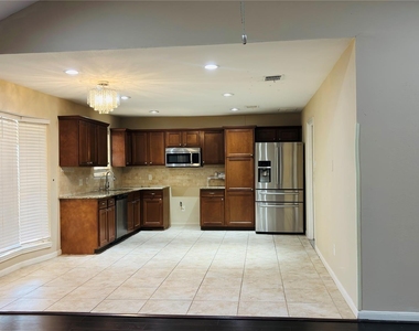 11407 Hazen Street - Photo Thumbnail 8