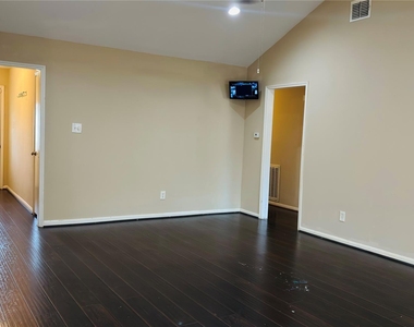 11407 Hazen Street - Photo Thumbnail 14