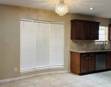 11407 Hazen Street - Photo Thumbnail 9
